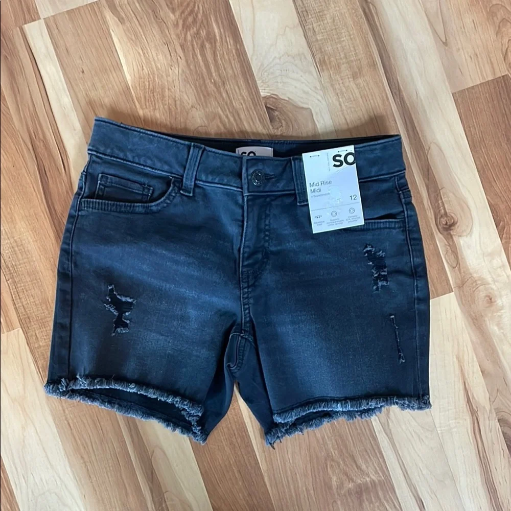 SO Mid Rise Midi Super Stretch Black Denim Shorts - Size 12 - Picture 1 of 9